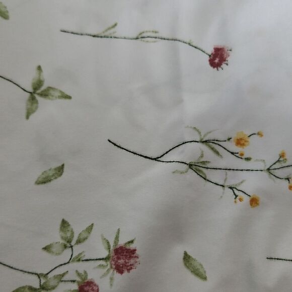 Floral White 2 Standard Pillow Cases - Picture 8 of 12
